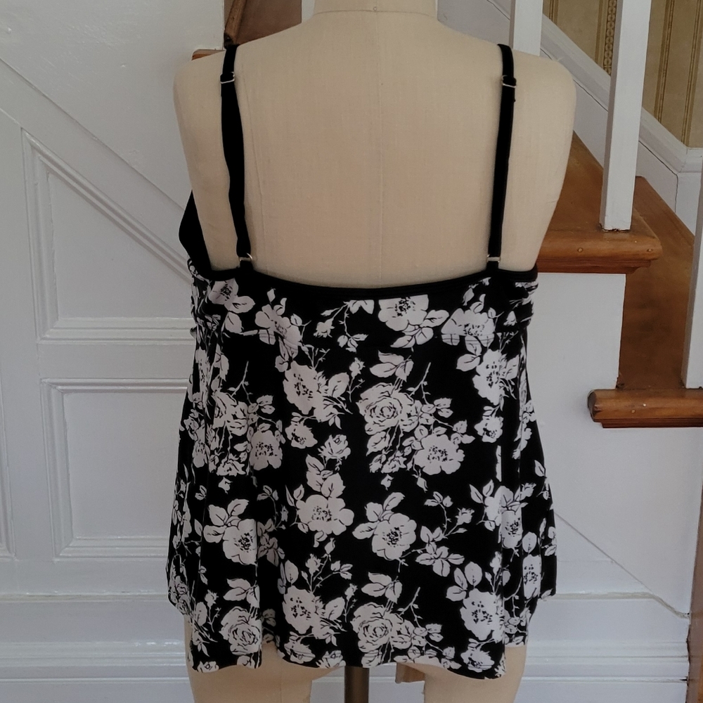 TROPICAL ESCAPES Floral Black White Tankini Size 18 - Picture 2 of 9